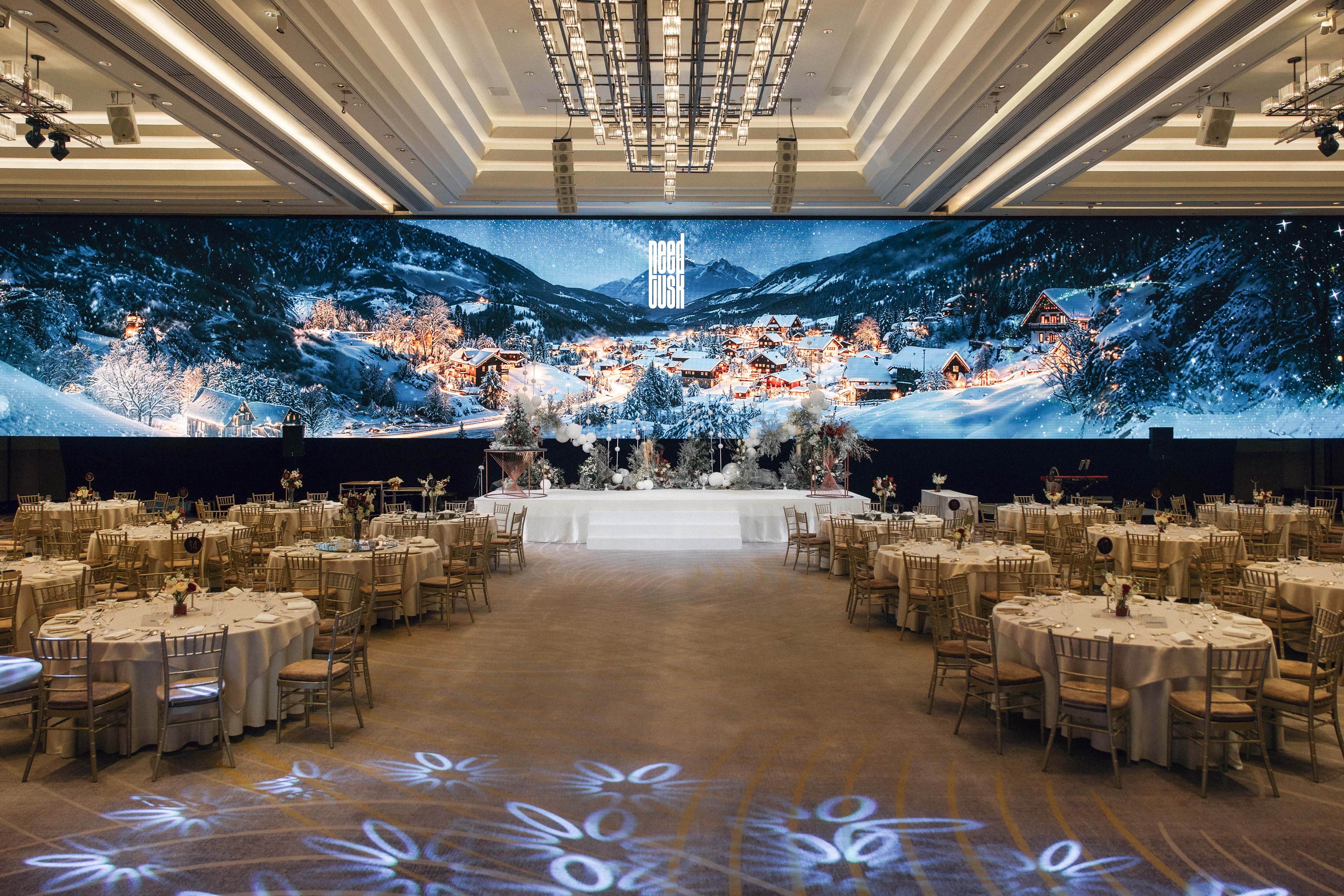 แพ็กเกจ “Written in the Stars” อบอวลด้วยรักและความทรงจำอันทรงคุณค่า มอบสิทธิพิเศษจัดพิธีแต่งงานในห้องบอลรูม ด้วยราคาเริ่มต้น 300,000 บาท พร้อมลุ้นรับรางวัลห้องพัก 2 คืน ณ โรงแรมคอนราด โตเกียว