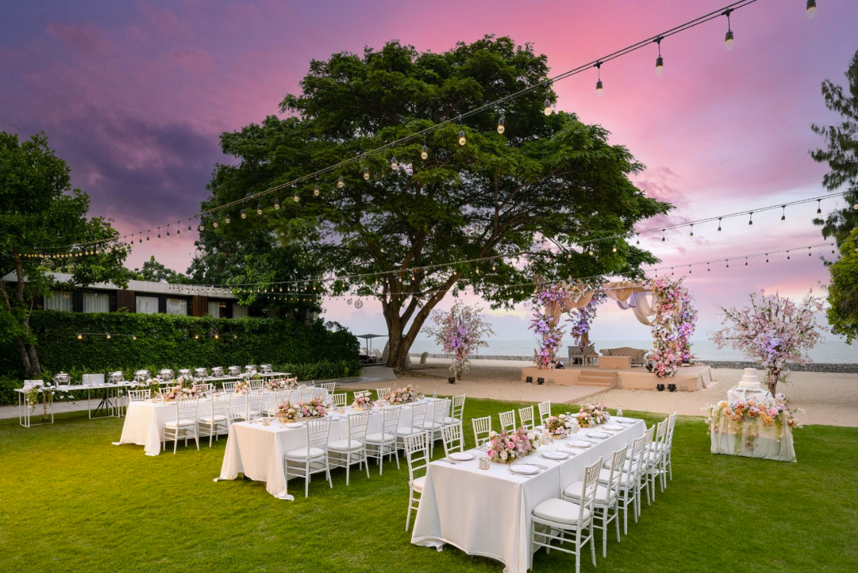 Beach Lawn